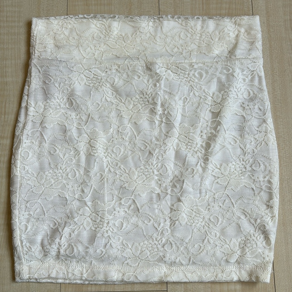 Beige lace skirt